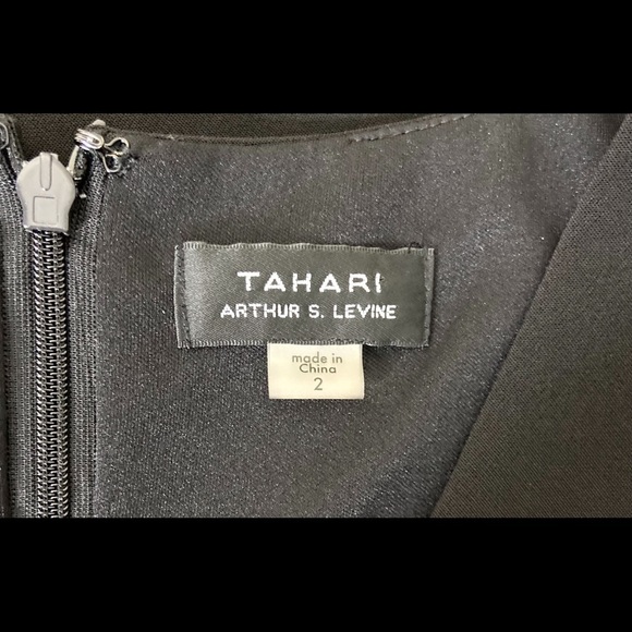 Tahari by Arthur S. Levine Black Bell Sleeve Shift Dress Woman's Size 2 - Picture 8 of 10